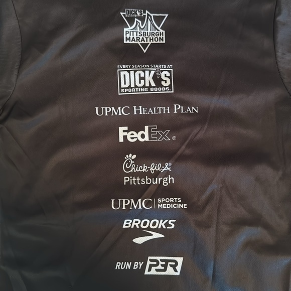 Pittsburgh 2022 5k race shirt (women’s size S) - Picture 3 of 5